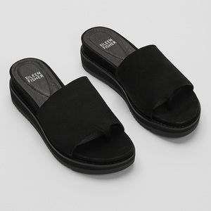 Eileen Fisher Tumbled Nubuck Leather Platform Sandal in black, size 8